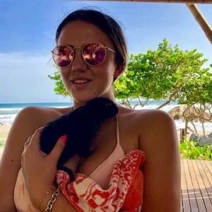 Meet your Posher, Lauren